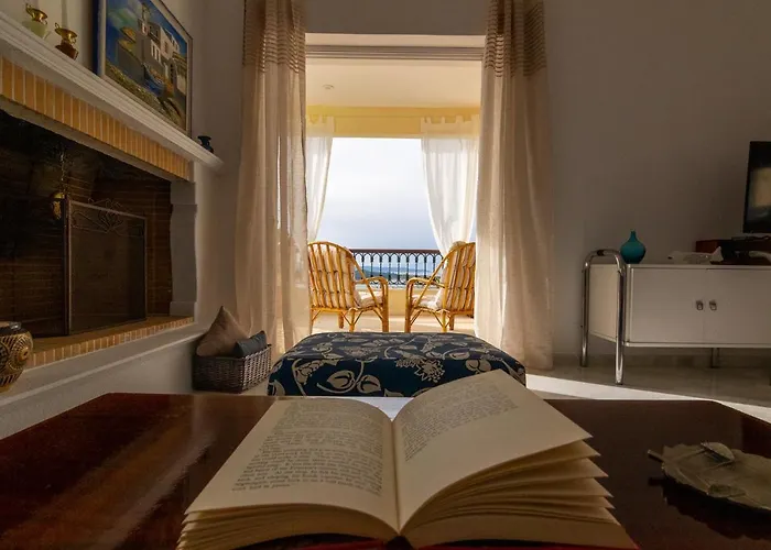 House With Amazing Ocean View And Patio - Pool 펜션 *