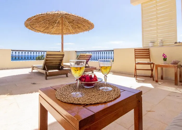 House With Amazing Ocean View And Patio - Pool 펜션 *